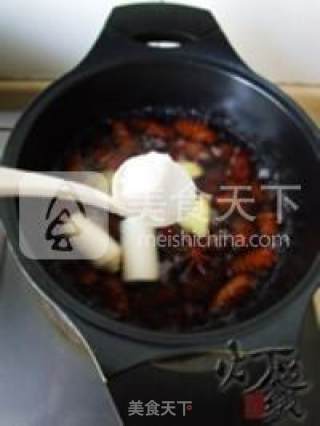 盐水煮蚕蛹的做法步骤：4