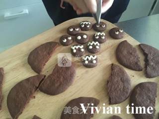 Halloween 主题蛋糕 cupcakes 蝙蝠装饰的做法步骤：8