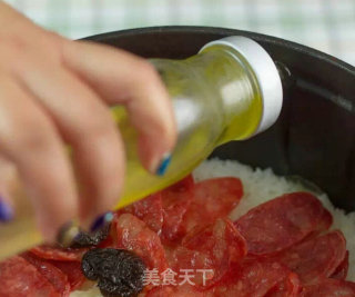 煲仔饭一厨作铸铁锅版的做法步骤：4