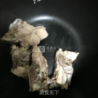营养玉米排骨汤的做法步骤：2