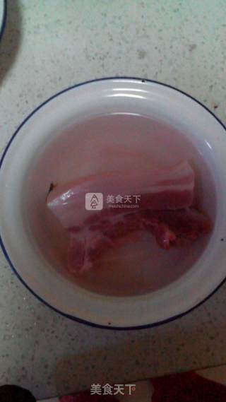 蒜泥白肉卷的做法步骤：1
