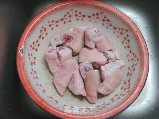 猪蹄菌菇浓汤火锅的做法步骤：1