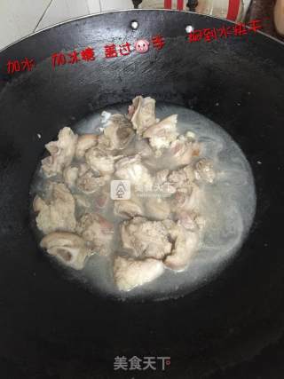 酸梅猪手的做法步骤：2