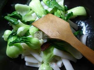 青菜烧年糕的做法步骤：3