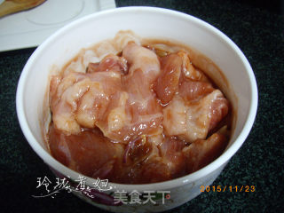 蜜汁猪颈肉的做法步骤：2
