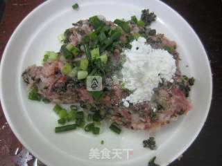 梅菜肉饼的做法步骤：6