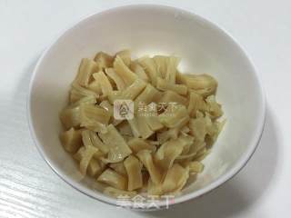 简单易学美味海鲜粥的做法步骤：1