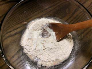 蓝莓天然酵母黑面包by：普蓝高科蓝莓美食特约撰稿人的做法步骤：3
