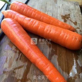 腌制胡萝卜-凉拌胡萝卜龙的做法步骤：1