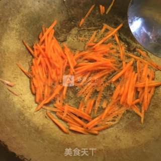豆干小炒的做法步骤：3