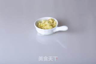 贵州油辣椒拌拍黄瓜的做法步骤：2
