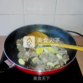 红烧牛腩面的做法步骤：4