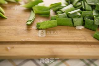 干锅花菜一厨作铸铁锅版的做法步骤：1