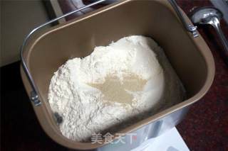 炼乳奶酪面包的做法步骤：1