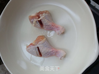 叶蘑焖鸡腿的做法步骤：3