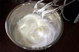 蓝莓淡奶油海绵蛋糕的做法步骤：2