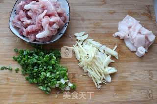 腌菜炒肉——米饭杀手的做法步骤：2