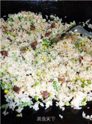 【豌豆菇凉与腊肠先生的邂逅】豌豆腊肠炒饭的做法步骤：8