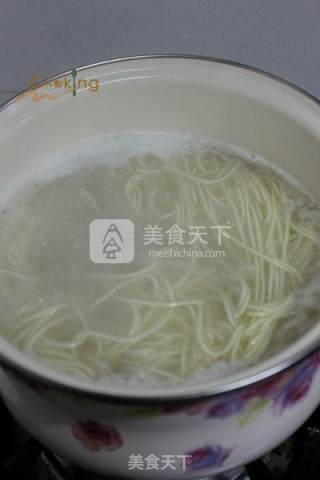 酸菜肉丝面的做法步骤：8