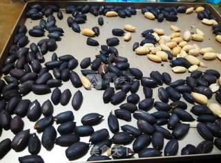 黑花生版超级料足牛轧糖的做法步骤：4