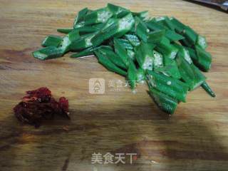 秋葵炒鸡蛋的做法步骤：4