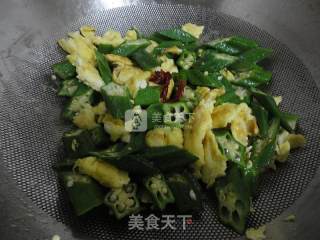 秋葵炒鸡蛋的做法步骤：8