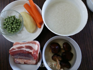 香菇什锦饭的做法步骤：1