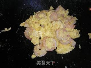 滑蛋虾仁的做法步骤：7