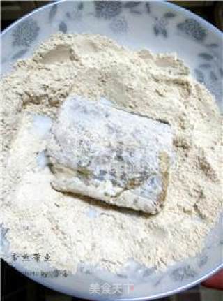 【老少爷们儿的下酒菜】香煎带鱼的做法步骤：3