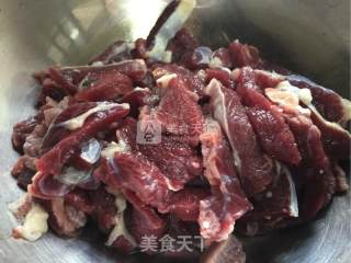 牛肉粉蒸的做法步骤：1