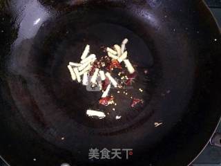 香肠烧菜花的做法步骤：2
