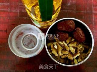 蒸红枣核桃糕的做法步骤：1