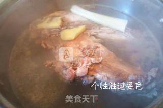 清炖果蔬骨头汤的做法步骤：5