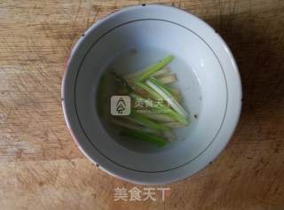 白玉鸡肉丸的做法步骤：2