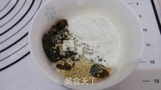 芝麻红糖三角包的做法步骤：6