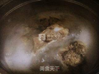 酱大棒骨的做法步骤：4