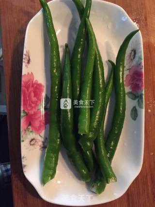 尖椒炒鸡蛋的做法步骤：1