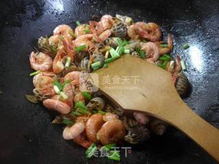 花螺炒海虾的做法步骤：11