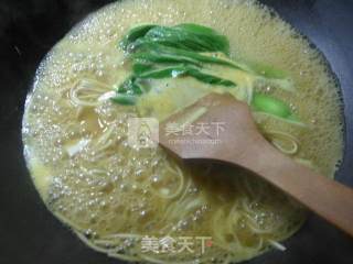 咖喱拉面鲜虾小馄饨的做法步骤：4