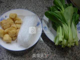 油豆腐粉丝菜芯的做法步骤：1