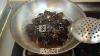 凉拌热木耳的做法步骤：1