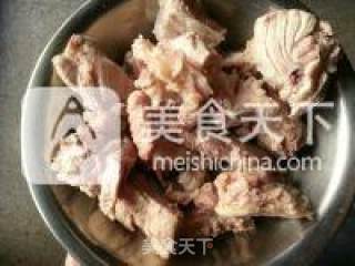 茶树菇党参炖龙骨的做法步骤：3