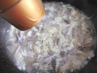 鲜美肉丝蘑菇汤的做法步骤：9