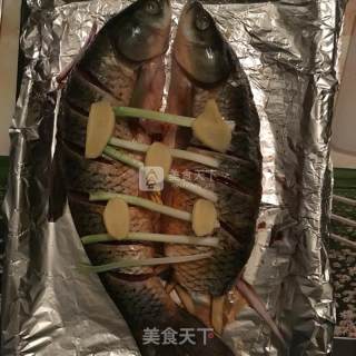 家常简易版烤鱼的做法步骤：2