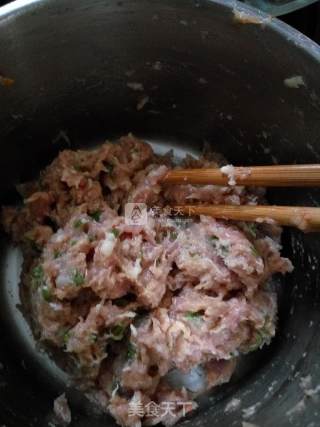 大肉馄饨的做法步骤：1