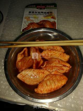 奥尔良烤鸡翅的做法步骤：2