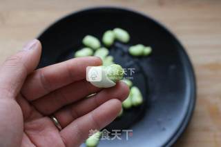 红肠炒豆瓣的做法步骤：3
