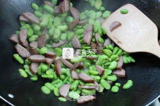 红肠炒豆瓣的做法步骤：8