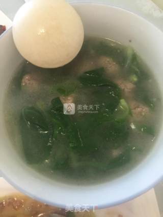 丸子小白菜汤的做法步骤：3