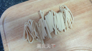 炝干丝的做法步骤：2